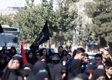راهپیمایی جاماندگان اربعین حسینی در مشهد برگزار شد