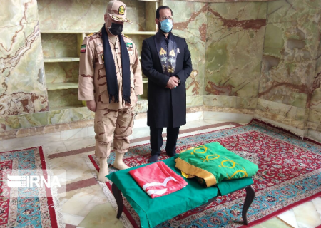 مرزبانان، پرچم متبرک بارگاه رضوی را بازگرداندند
