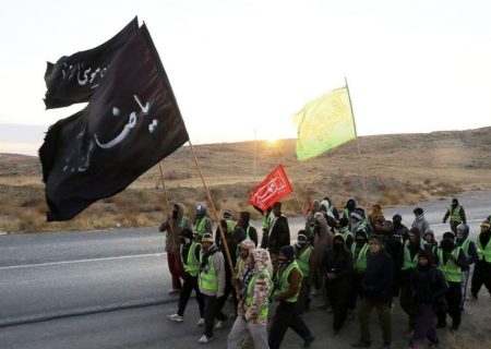 جاده قدیم مشهد-مُلک آباد به تردد زائران پیاده اختصاص یافته است