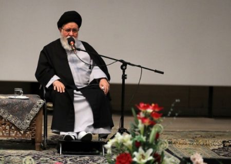 دانشجو در خط مقدم آمریکاستیزی قراردارد