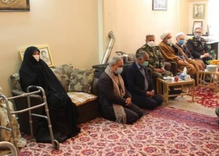 مادران و همسران شهیدان زمینه ساز اقتدار و سربلندی کشور شدند