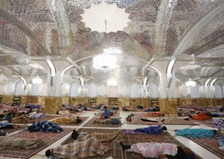 فضای اسکان شبانه در ۶رواق برای زائران حرم رضوی فراهم شده است