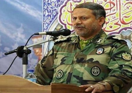 امروز دشمن افراد قرآنی را هدف قرار داده است