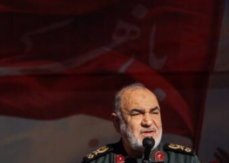 سپاه برای حفظ عزت اسلام از مال، جان و آبروی خود هم عبور می‌کند