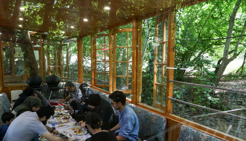 یک سال است که رستورانهای مشهد افزایش نرخ نداشتهاند