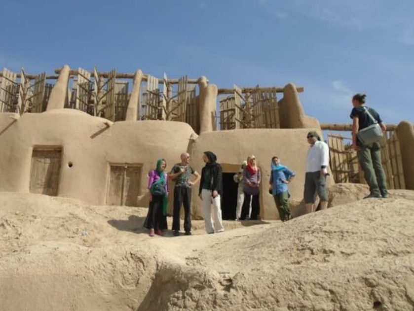 حضور گردشگران خارجی در خواف بسیار چشمگیر بود