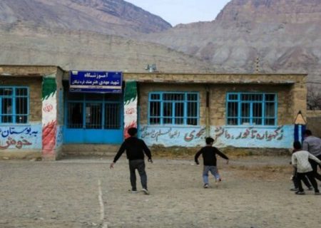 عدالت در توزیع امکانات آموزشی جدی گرفته شود