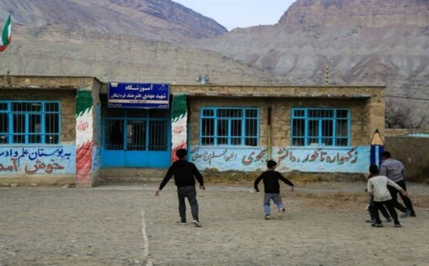 عدالت در توزیع امکانات آموزشی جدی گرفته شود