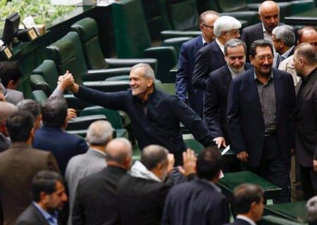 مجلس برای گره‌گشایی از مشکلات مردم در کنار دولت است