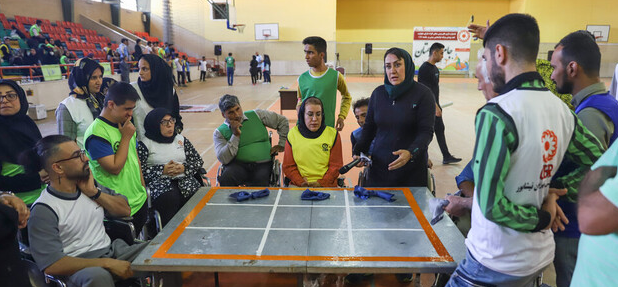 شور و نشاط معلولان در مسابقات بازی‌های بومی محلی در مشهد