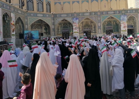همبستگی کودکان مشهدی با کودکان فلسطینی در حرم رضوی