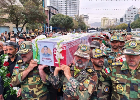 پیکر یک سرباز شهید ارتش در مشهد تشییع شد پیکر یک سرباز شهید ارتش در مشهد تشییع شد
