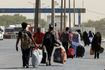 ورود و خروج ۴۲ هزار مسافر افغانستانی از گذرگاه بین‌المللی دوغارون