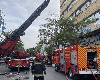 ۲۰ نفر از یک آتش سوزی در مشهد نجات یافتند