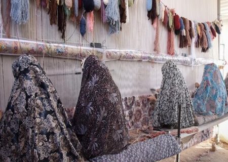 فرش دستباف روستای مرندیز به دلیل نوع بافت منحصر بفرد است