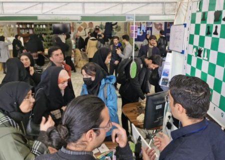 نیازمند حمایت بیشتر دانشگاه برای ترغیب دانشجویان به فعالیت علمی هستیم