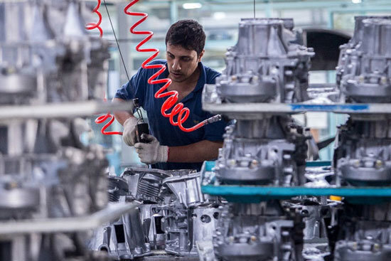 افزایش نرخ ارز موجب کمبود قطعات خودرو در بازار می‌شود