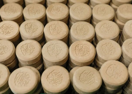 جایگزینی بیش از ۳۰۰ هزار مُهر تربت کربلا با مهرهای قدیمی حرم مطهر رضوی