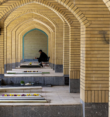 پرداخت قسطی هزینه قبر برای خانواده‌های کم‌بضاعت در مشهد