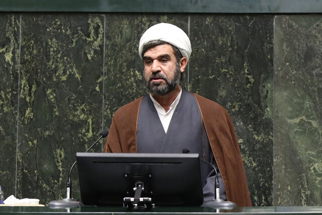 تمرکزگرایی مانع توسعه استان‌هاست