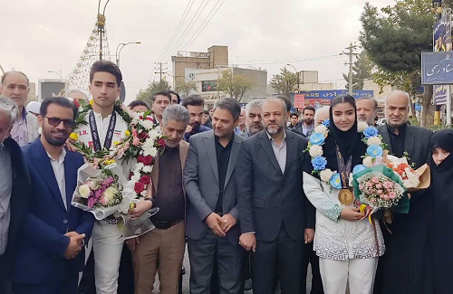 آیین تجلیل از ۲ ورزشکار تیم ملی نوجوانان در فریمان برگزار شد