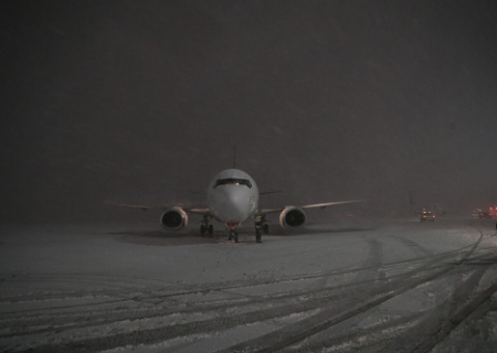 آماده‌باش فرودگاه مشهد با پیش‌بینی برف و یخبندان