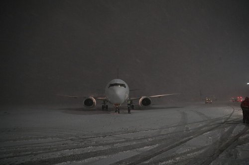 آماده‌باش فرودگاه مشهد با پیش‌بینی برف و یخبندان