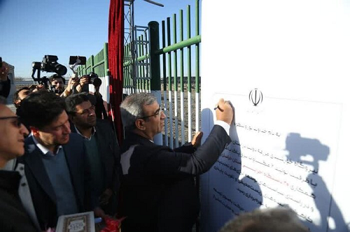 مزرعه خورشیدی دولت در محل نیروگاه توس مشهد بهره‌برداری شد