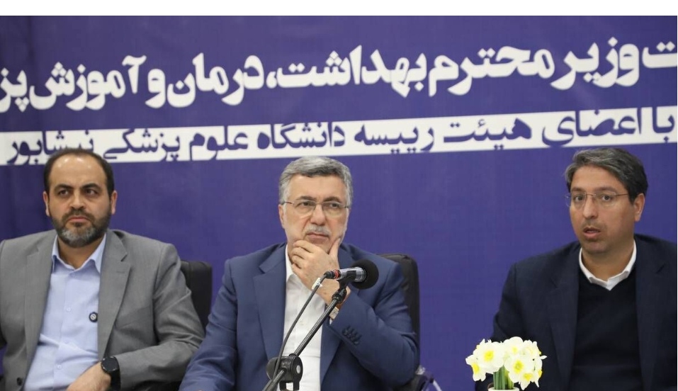 وزیر بهداشت از برنامه ریزی برای تقویت و توسعه خدمات اورژانس خبر داد