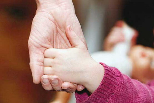 انتقال ۹۷۰ کودک به محیط خانواده در ۲ هفته نخست جنگ در خراسان رضوی